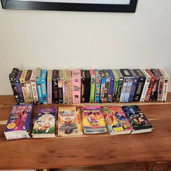 29 VHS video cassette tape bundle vintage lot Hoosiers Forrest Gump Robin Hood T - Picture 1 of 7